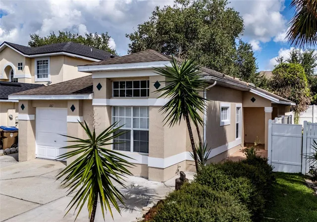 Photo 3 of Sale Pending at 3267 Brewster Dr, Kissimmee, FL 34743 | MLS# S5156749 | Listing updated on 2026-09-29