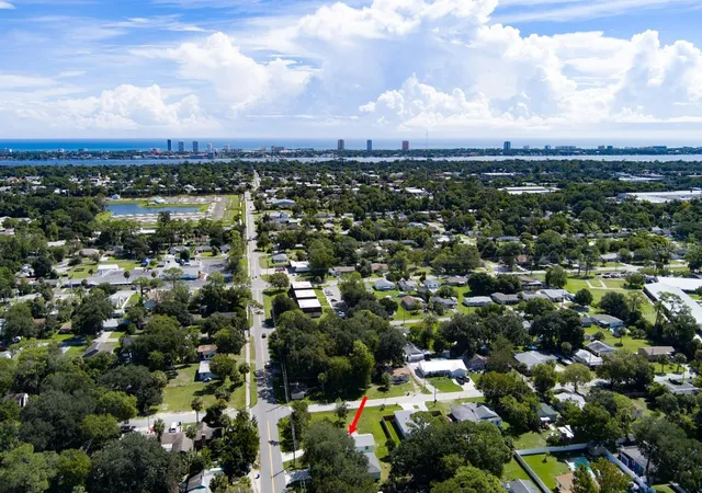 Photo 3 of Single family home for sale at 701 Flomich St, Daytona Beach, FL 32117 | MLS# V4951057 | Listing updated on 2026-10-03