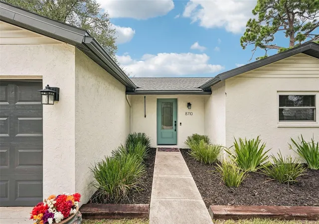 Photo 2 of Single family home for sale at 8710 Filson Pl, Sarasota, FL 34231 | MLS# TB8544501 | Listing updated on 2026-10-07