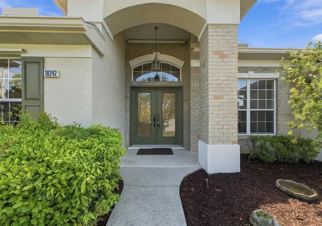 Photo 4 of Single family home for sale at 10242 Swanson Ct, Spring Hill, FL 34608 | MLS# W7889106 | Listing updated on 2026-09-16