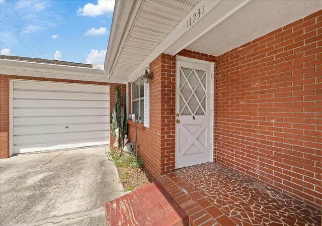 Listing Photo 2 - Condo for sale in building located at 11231 126th Ave, LARGO, FL 33778