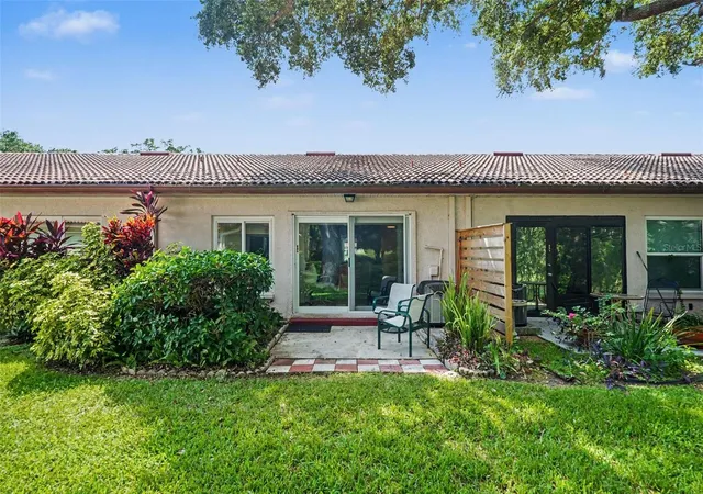Photo 3 of Condo for sale at 491 Exmoor Ter, Dunedin, FL 34698 | MLS# TB8544516 | Listing updated on 2026-10-03