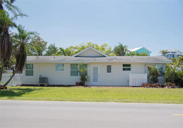 Photo 2 of Single family home for sale at 117 79th Street, Holmes Beach, FL 34217 | MLS# TB8544523 | Listing updated on 2026-09-20