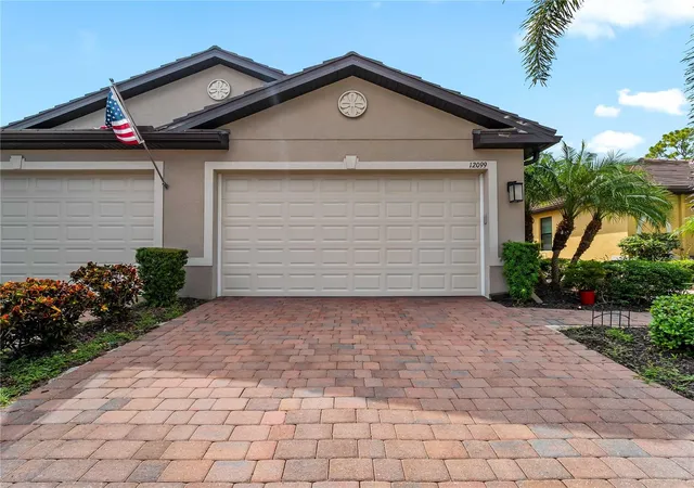 Photo 2 of Single family home for sale at 12099 Firewheel Pl, Venice, FL 34293 | MLS# D6148638 | Listing updated on 2026-09-16