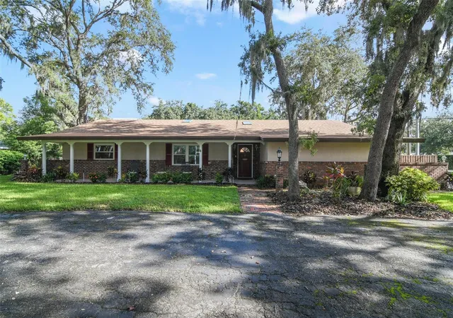 Photo 2 of Single family home for sale at 1501 Oranole Rd, Maitland, FL 32751 | MLS# O6438242 | Listing updated on 2026-10-04