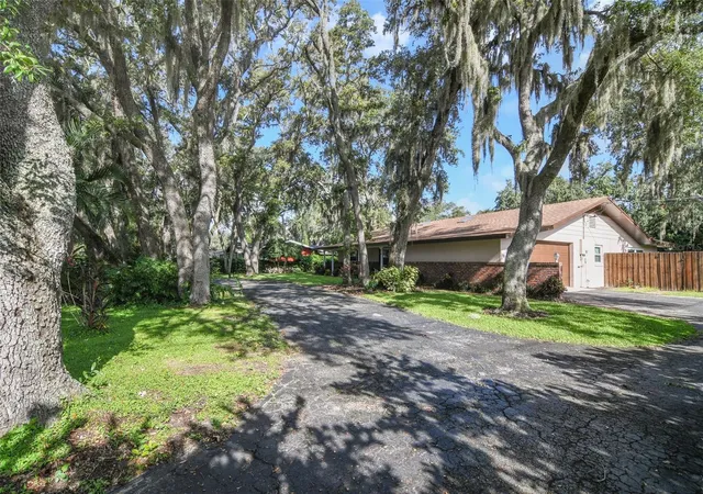 Photo 3 of Single family home for sale at 1501 Oranole Rd, Maitland, FL 32751 | MLS# O6438242 | Listing updated on 2026-10-04