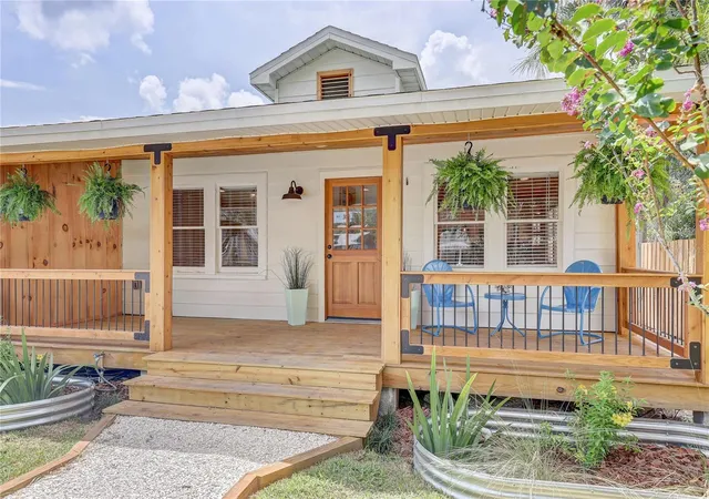 Photo 2 of Single family home for sale at 126 W North St, Tampa, FL 33604 | MLS# O6438251 | Listing updated on 2026-09-15