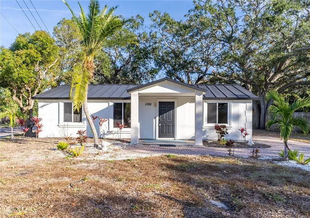 Photo 1 of Single family home for sale at 1395 Davis Rd, Dunedin, FL 34698 | MLS# TB8544557 | Listing updated on 2026-09-19