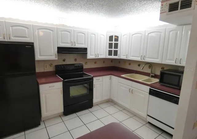 Condo for sale at 104 Bough Ave #104, CLEARWATER, FL 33760 | MLS# W7889113 | Listing updated on 2026-10-07