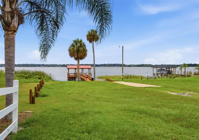 Photo 3 of Sale Pending at 5250 Fredrick Rd, Fruitland Park, FL 34731 | MLS# G5117263 | Listing updated on 2026-09-19