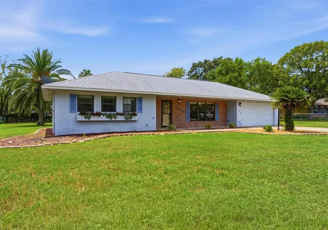 Photo 4 of Sale Pending at 5250 Fredrick Rd, Fruitland Park, FL 34731 | MLS# G5117263 | Listing updated on 2026-09-19