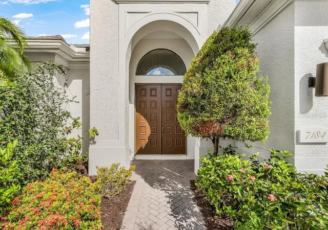 Photo 2 of Single family home for sale at 7184 Whitemarsh Cir, Lakewood Ranch, FL 34202 | MLS# TB8544587 | Listing updated on 2026-10-14