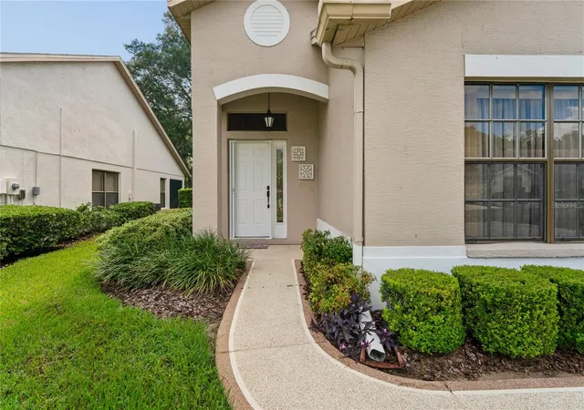 Photo 2 of Single family home for sale at 430 Candlestone Ct, Spring Hill, FL 34609 | MLS# W7889117 | Listing updated on 2026-09-08