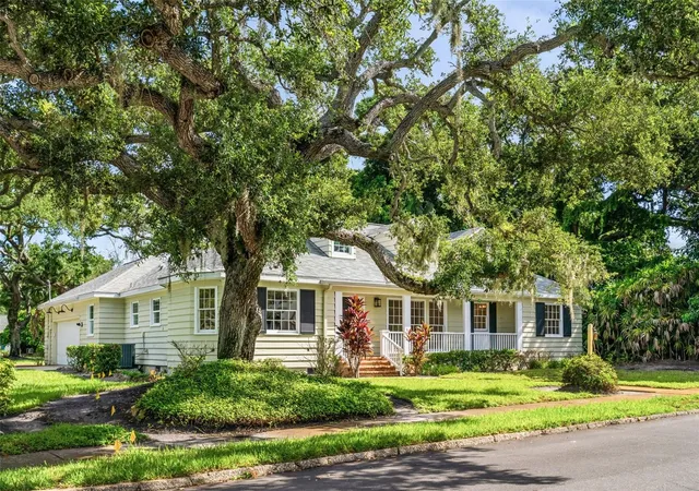 Photo 2 of Single family home for sale at 1585 South Dr, Sarasota, FL 34239 | MLS# A4704763 | Listing updated on 2026-09-05