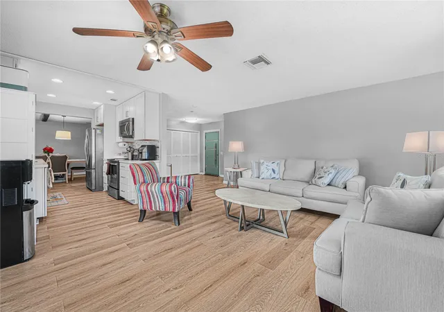 Photo 3 of Single family home for sale at 437 Broward Ter, Winter Haven, FL 33884 | MLS# L4964735 | Listing updated on 2026-09-28