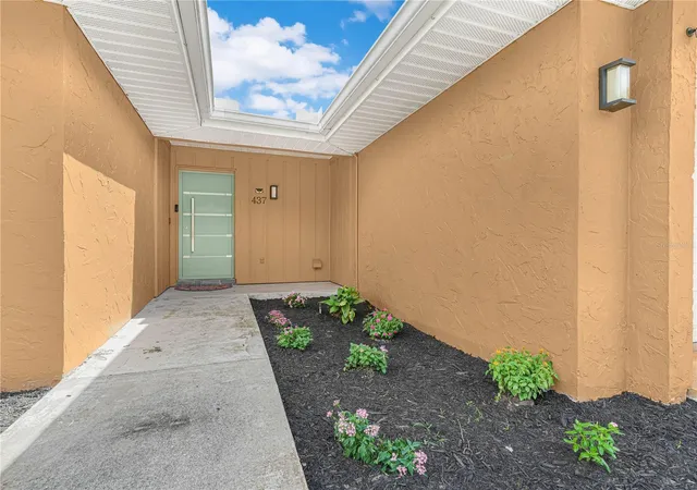 Photo 2 of Single family home for sale at 437 Broward Ter, Winter Haven, FL 33884 | MLS# L4964735 | Listing updated on 2026-09-28