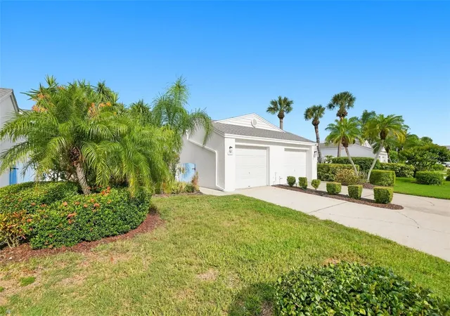 Townhouse for sale at 825 Waterside Ln, BRADENTON, FL 34209 | MLS# O6438297