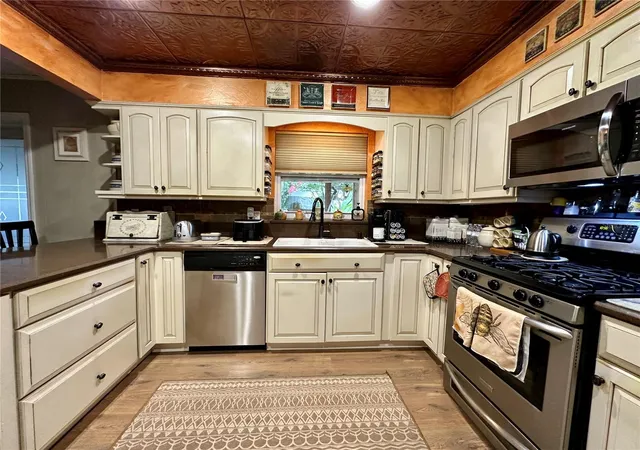 Photo 4 of Single family home for sale at 8614 SW 1st Avenue, Gainesville, FL 32607 | MLS# GC543181 | Listing updated on 2026-10-25