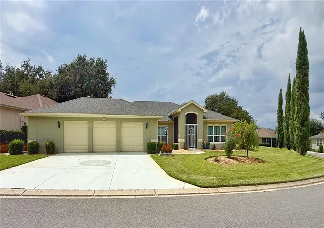 Photo 1 of Single family home for sale at 5090 Indian Ocean Loop, Tavares, FL 32778 | MLS# G5117270 | Listing updated on 2026-09-07