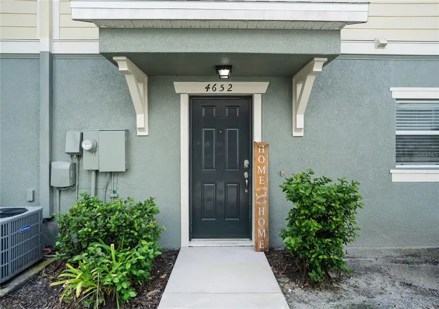 Photo 2 of Townhouse for sale at 4652 Chatterton Way, Riverview, FL 33578 | MLS# TB8544644 | Listing updated on 2026-10-07
