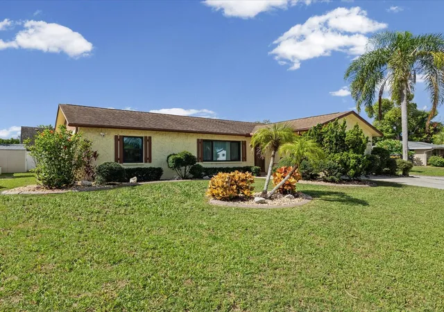 Photo 2 of Single family home for sale at 7120 Coral Reef Dr, Port Richey, FL 34668 | MLS# W7889120 | Listing updated on 2026-09-22