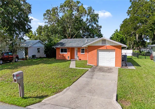 Photo 4 of Single family home for sale at 2555 Shadecrest Rd, Land O Lakes, FL 34639 | MLS# TB8544654 | Listing updated on 2026-09-19