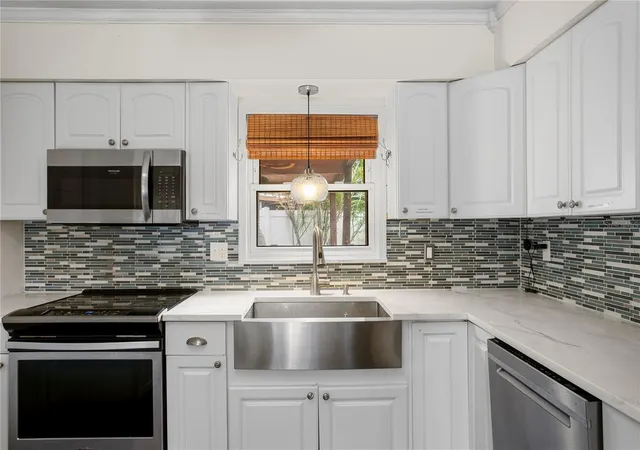 Photo 3 of Single family home for sale at 9201 86th Avenue, Seminole, FL 33777 | MLS# TB8544661 | Listing updated on 2026-09-19