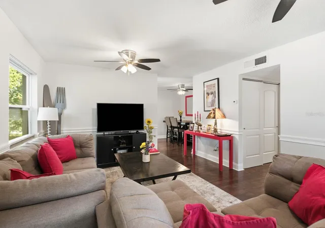 Photo 3 of Single family home for sale at 1410 Vale Ct, Dunedin, FL 34698 | MLS# TB8544682 | Listing updated on 2026-09-29