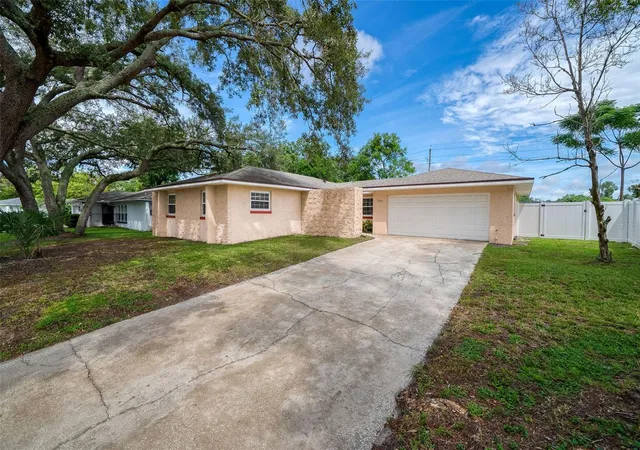 Photo 1 of Single family home for sale at 716 Laurel Way, Casselberry, FL 32707 | MLS# O6438350 | Listing updated on 2026-09-25
