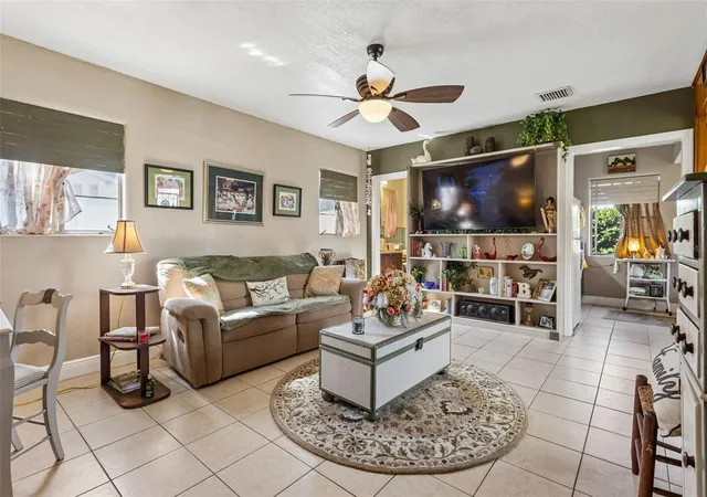 Photo 4 of Single family home for sale at 31944 Elizabeth Ln, Tavares, FL 32778 | MLS# G5117274 | Listing updated on 2026-09-22