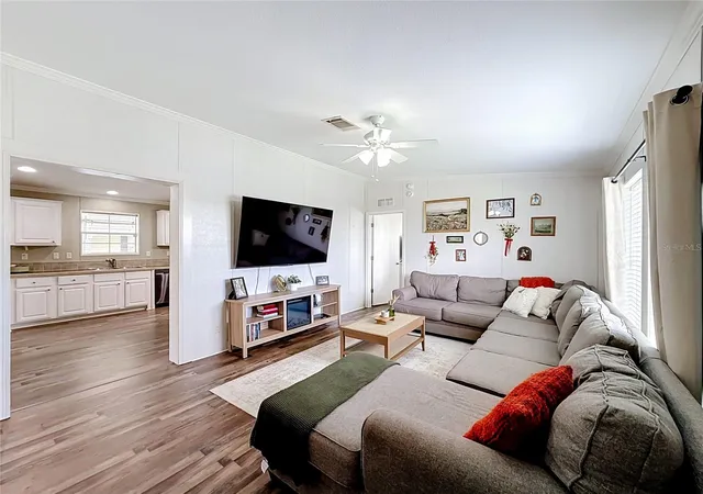 Photo 4 of Manufactured home for sale at 25110 Alamanda Dr, Astatula, FL 34705 | MLS# O6438361 | Listing updated on 2026-09-05