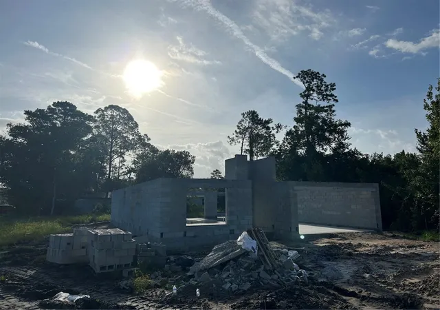 Photo 3 of Single family home for sale at 1695 5th Avenue, Deland, FL 32724 | MLS# V4951067 | Listing updated on 2026-09-17