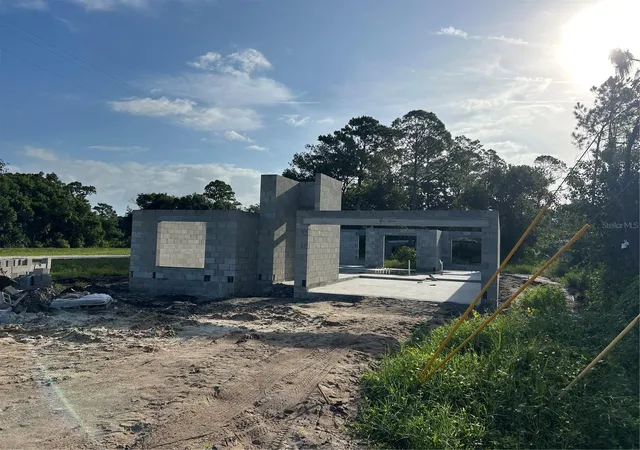 Photo 3 of Single family home for sale at 1695 5th Avenue, Deland, FL 32724 | MLS# V4951067 | Listing updated on 2026-09-17
