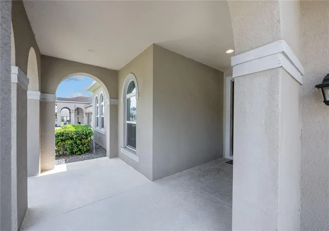 Photo 3 of Single family home for sale at 37102 Scenic Blf Dr, Grand Island, FL 32735 | MLS# G5117278 | Listing updated on 2026-09-21