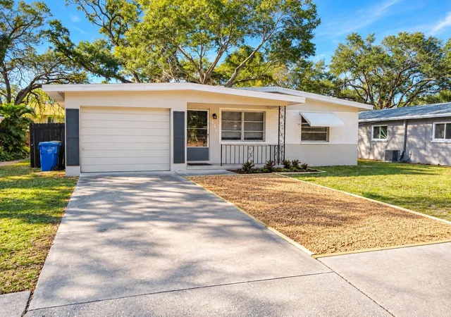 Photo 1 of Single family home for sale at 446 New York Ave, Dunedin, FL 34698 | MLS# TB8544730 | Listing updated on 2026-09-06
