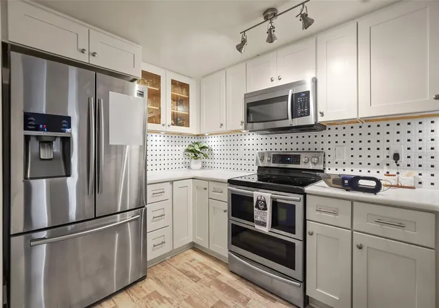 Photo 3 of Condo for sale at 126 Vista Verdi Cir #300, Lake Mary, FL 32746 | MLS# O6438383 | Listing updated on 2026-10-01