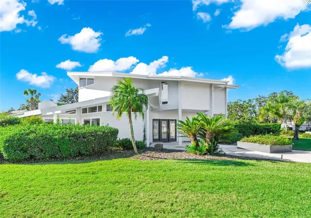 Photo 1 of Single family home for sale at 8922 Bay Cvs Ct, Orlando, FL 32819 | MLS# O6438393 | Listing updated on 2026-09-24