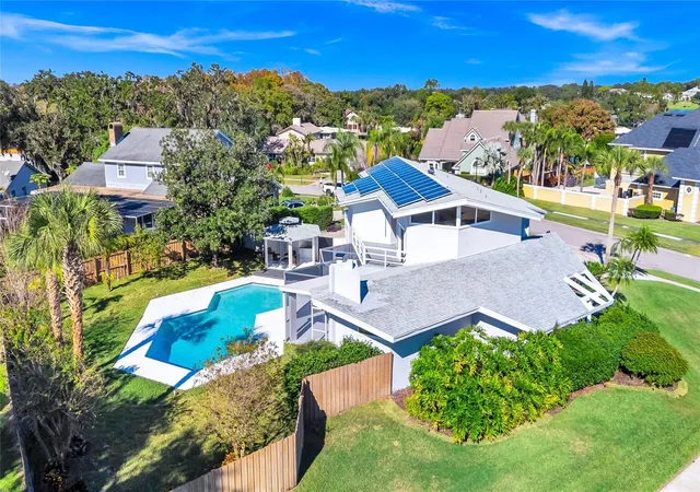 Photo 2 of Single family home for sale at 8922 Bay Cvs Ct, Orlando, FL 32819 | MLS# O6438393 | Listing updated on 2026-09-24
