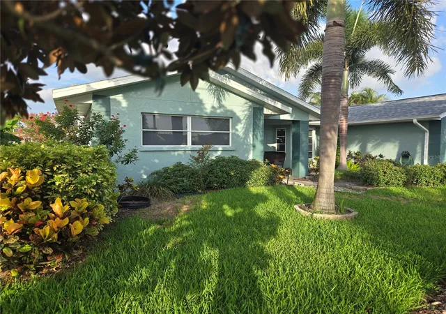 Photo 2 of Single family home for sale at 4609 Coral Blvd, Bradenton, FL 34210 | MLS# A4704806 | Listing updated on 2026-09-26