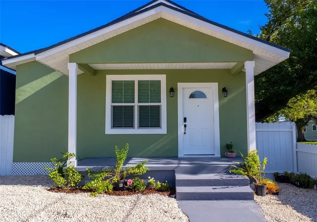 Photo 1 of Single family home for sale at 2601 W Saint Conrad St, Tampa, FL 33607 | MLS# TB8544751 | Listing updated on 2026-09-24