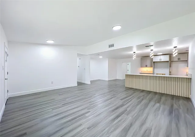 Photo 4 of Single family home for sale at 5604 Shasta Dr, Orlando, FL 32810 | MLS# O6438417 | Listing updated on 2026-09-22