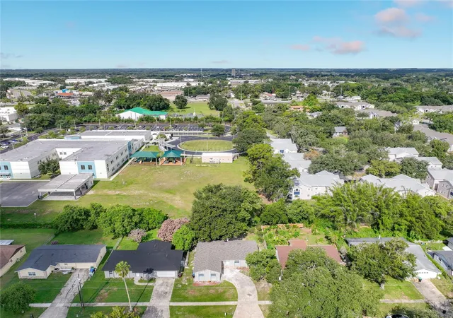 Photo 2 of Single family home for sale at 5610 Shasta Dr, Orlando, FL 32810 | MLS# O6438421 | Listing updated on 2026-10-09