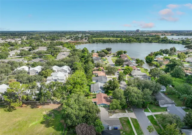 Photo 15 of Single family home for sale at 5610 Shasta Dr, ORLANDO, FL 32810 | MLS# O6438421 | Listing updated on 2026-10-03