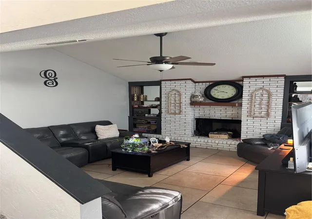 Photo 3 of Single family home for sale at 23 Waterford Ct, Ormond Beach, FL 32174 | MLS# O6438424 | Listing updated on 2026-09-07