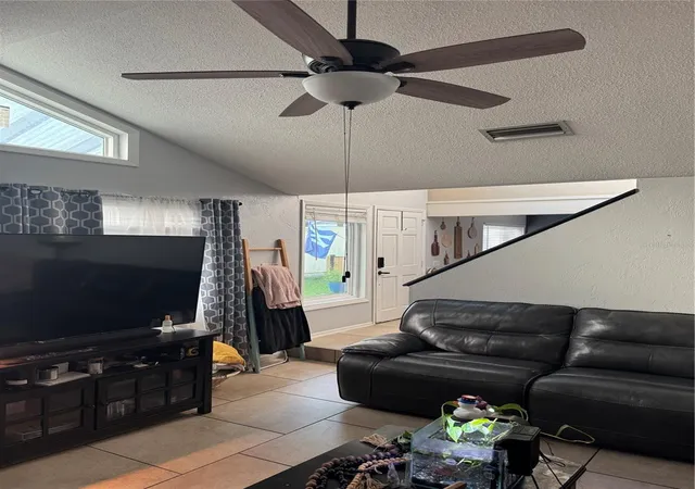 Photo 4 of Single family home for sale at 23 Waterford Ct, Ormond Beach, FL 32174 | MLS# O6438424 | Listing updated on 2026-09-07