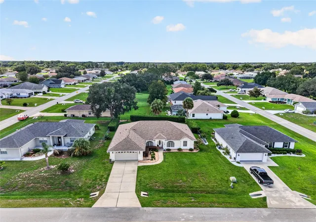 Photo 3 of Single family home for sale at 4732 Nw 34th Place, Ocala, FL 34482 | MLS# OM731529 | Listing updated on 2026-09-25
