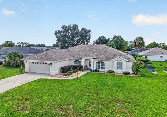 Photo 3 of Single family home for sale at 4732 NW 34th Place, Ocala, FL 34482 | MLS# OM731529 | Listing updated on 2026-09-25