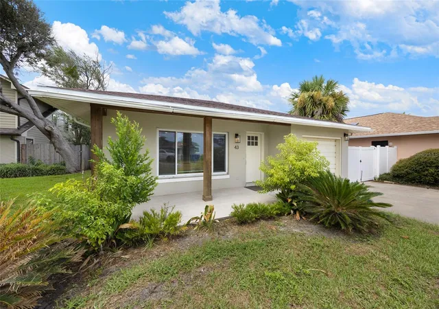 Photo 2 of Single family home for sale at 43 Capistrano Dr, Ormond Beach, FL 32176 | MLS# V4951073 | Listing updated on 2026-09-30