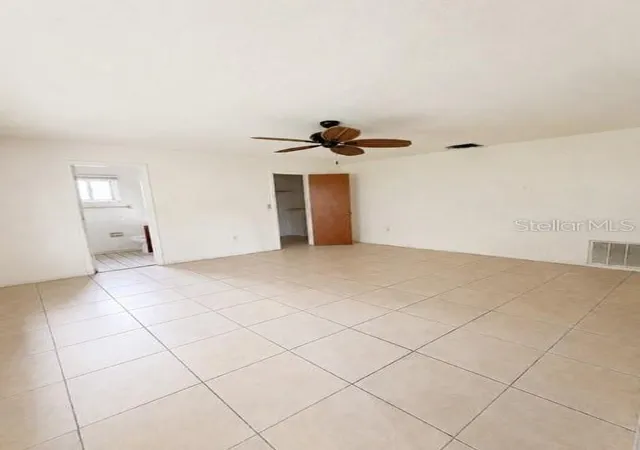 Photo 3 of Single family home for sale at 2116 Sand Run Rd, Kissimmee, FL 34744 | MLS# O6438451 | Listing updated on 2026-09-16