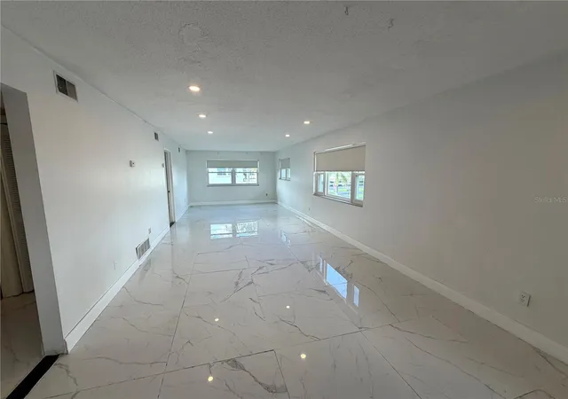 Photo 3 of Condo for sale at 5287 81st Street N #26, Saint Petersburg, FL 33709 | MLS# TB8544784 | Listing updated on 2026-10-02